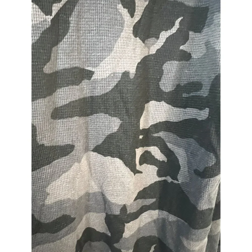 ECKO UNLTD Men's All Over Print Stunner‎ Camo Thermal Sweater